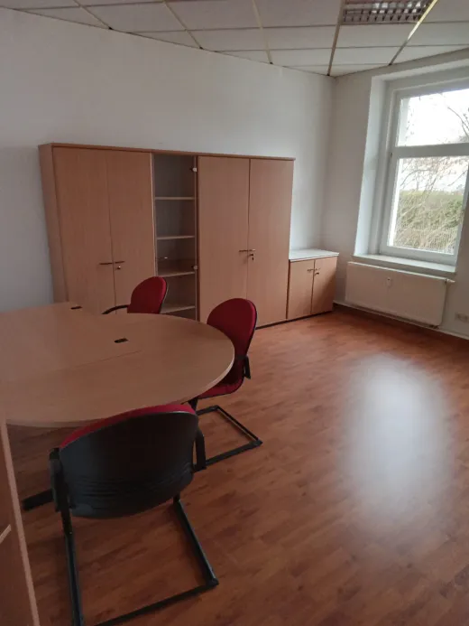 Teilmöblierte Wohnung im Erdgeschoss